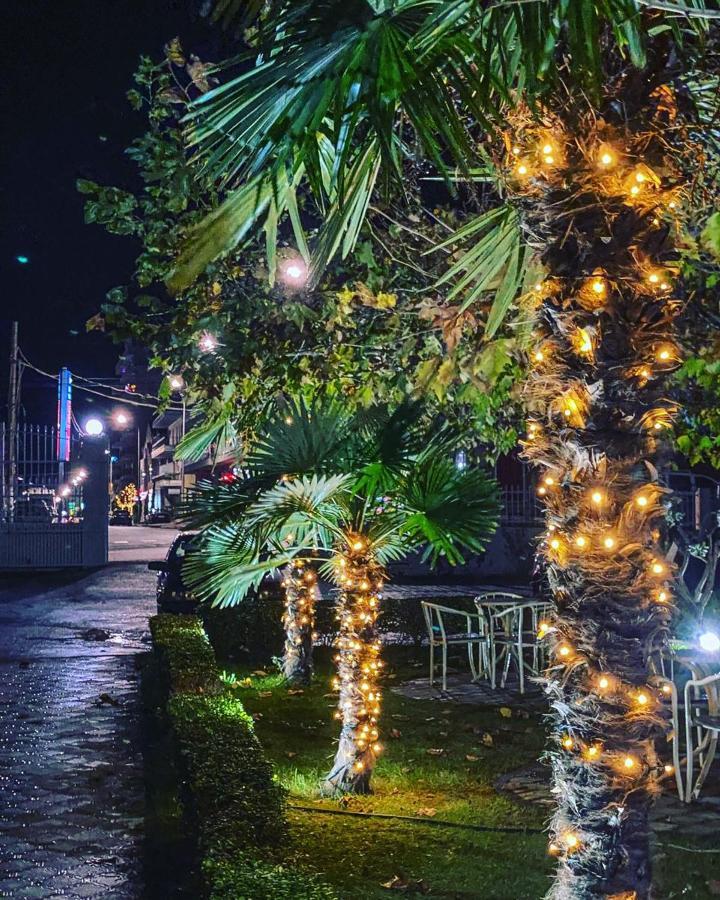 Hotel Ambasador Garden Lezhë エクステリア 写真