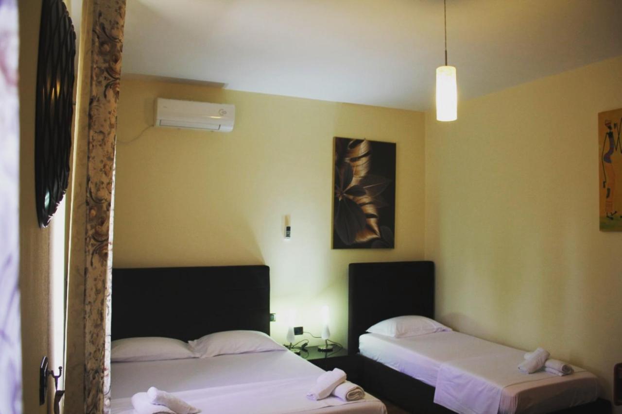 Hotel Ambasador Garden Lezhë 部屋 写真