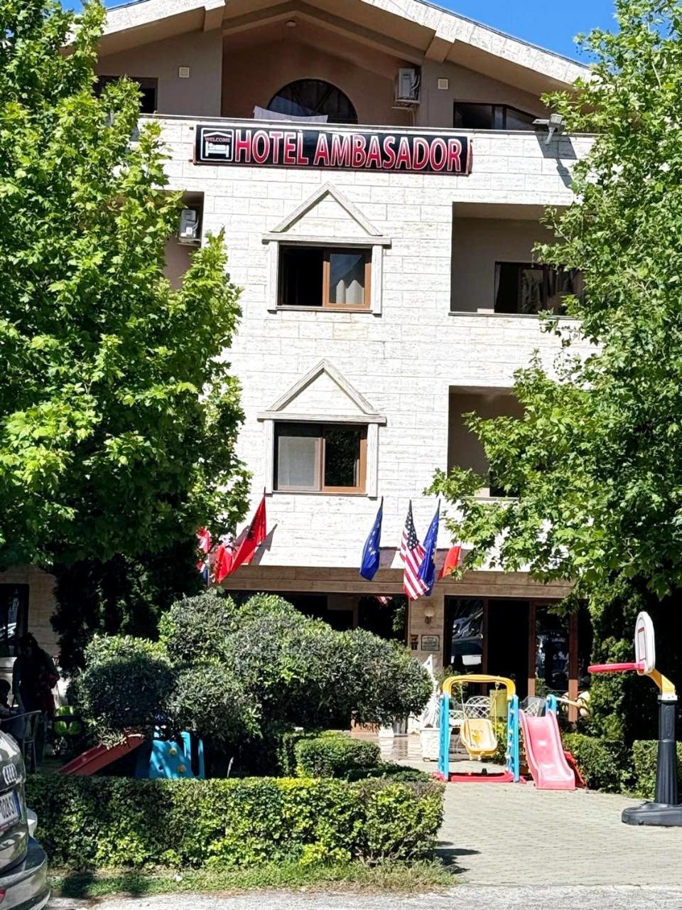 Hotel Ambasador Garden Lezhë エクステリア 写真