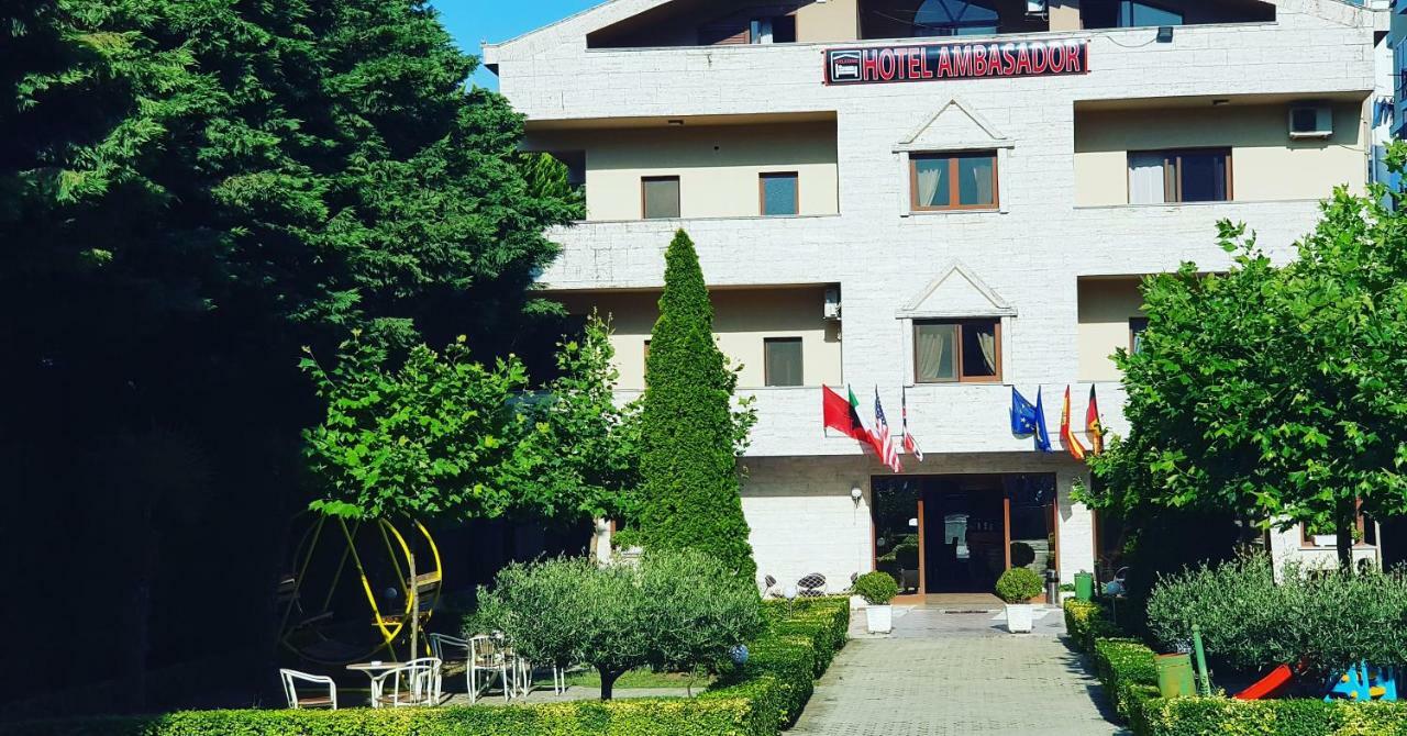 Hotel Ambasador Garden Lezhë エクステリア 写真